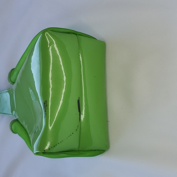 Green Vinyl and Netting Purse - Picture 4 of 6